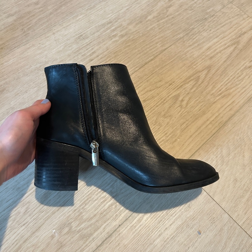 Vince camuto real leather gaviren booties